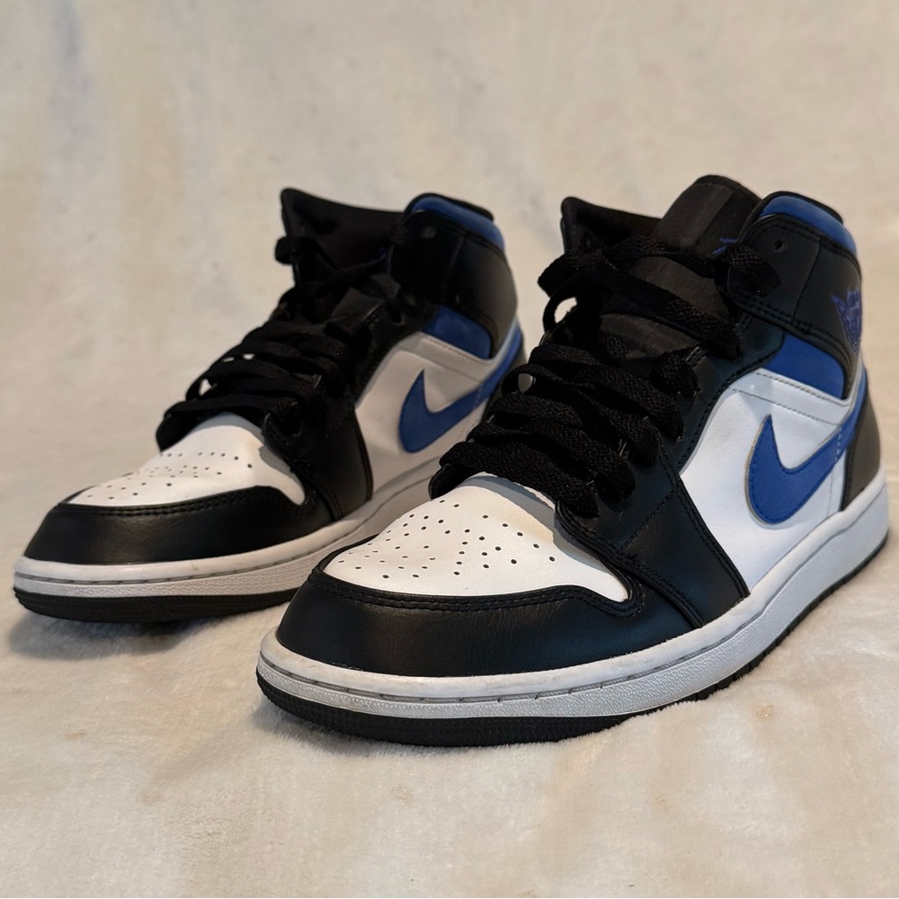 Nike Black and Blue Athletic Shoes